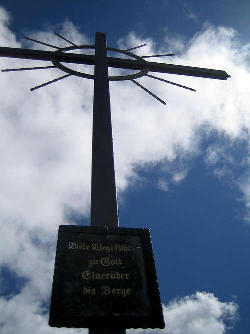 Summit cross of Vorderer Tajakopf