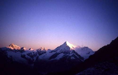 Weisshorn (right), Schalihorn...