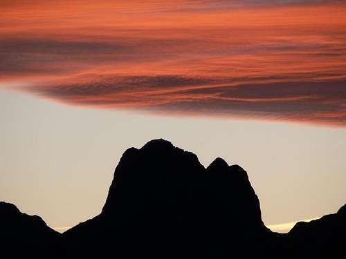 Mount Pedum waiting sunrise..