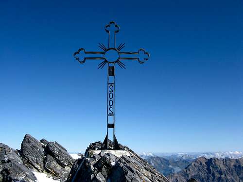 Summit cross of Grand Muveran 3051m