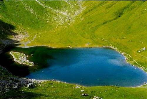 Lake of Tavaneuse, the jewel...