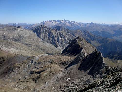 Maladeta massif from the summit