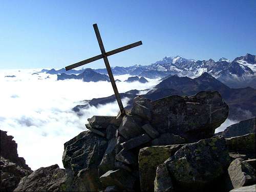 Pizzo Giezza. Cross summit and Monte Rosa.