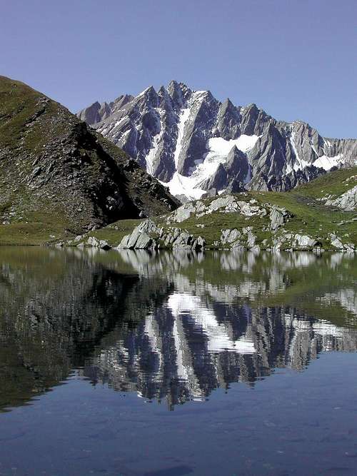 Grand Golliat <i>3238m</i> and its reflection <br> in the upper Lac de Fenêtre <i>(2495m)</i>