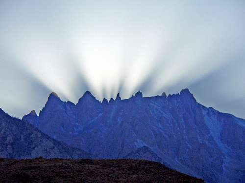 Light play over the Corcoran peaks and Mt. Le Conte
