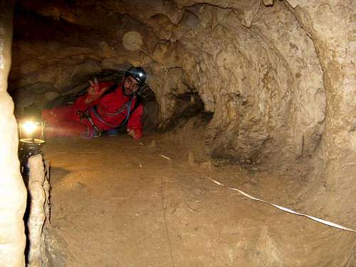 Ghale Kord cave