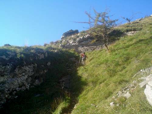 The path that begins in Atxarte and finish in the scrambling part of the 