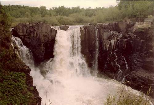 High Falls of The Pigeon River
