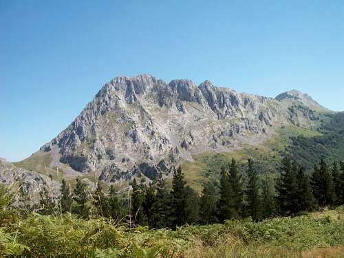 The ridge Alluitz-Anboto