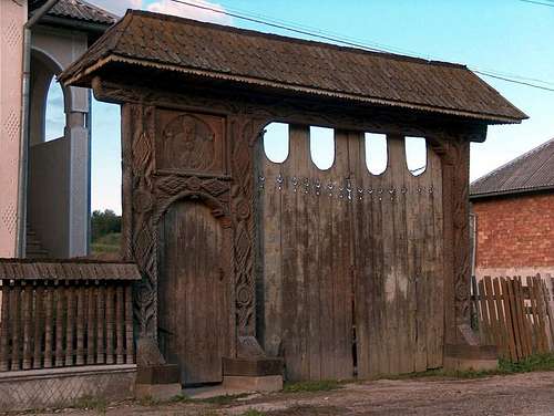 Wooden gate in Ieud, Maramureş