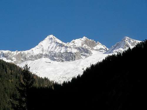 The E border of the Val di Mello