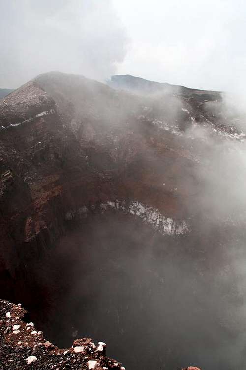 Niri Mbwelesu Taten crater