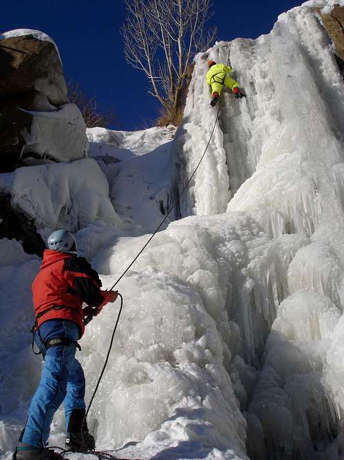 climb ice water fall