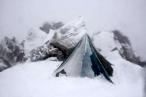 3 nights in a snowstorm on the summit of Mt Fury