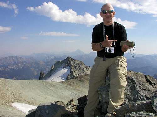 <A HREF=http://www.summitpost.org/user_page.php?user_id=1160 TARGET=_blank>Dean</A> Molen on the summit of Mt. Daniel