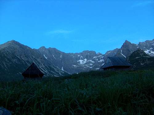 Dolina Gąsienicowa (Polish Tatras) by night. Made with long exposure.