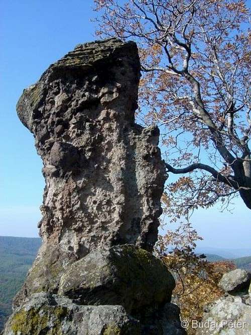 A smaller volcanic pillar at Vadálló-kövek