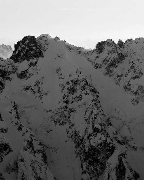Winter conditions on the North Buttress of Fury (aerial photography)