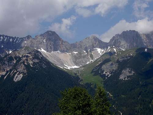 Scharnitztal and surrounded peaks