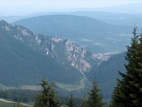 Views to Dolina Vrátna on the way to Poludnový Grún