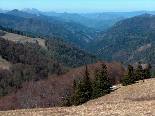 Looking North into Slovakia's longest valley, Ľubochnianska Dolina, more than 20km of wilderness !