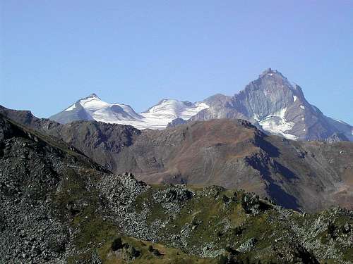 La Grivola subgroup in the background of the ridge including Piatta di Grevon <i>2756m</i>