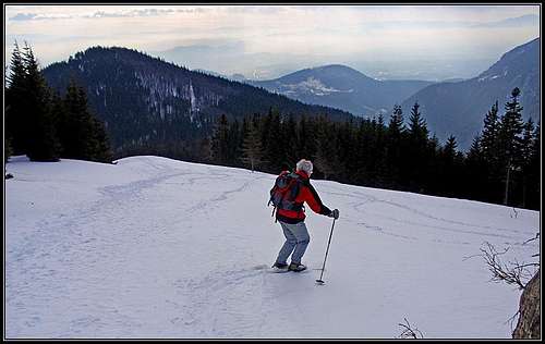 Skiing from Kranjska reber
