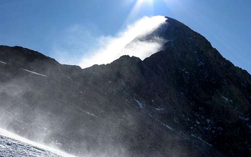Spindrift plumes on Mt Lindsey