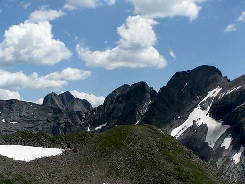 Crestone Peak, Challenger, North / Litter Chute & Kit Carson Peak.