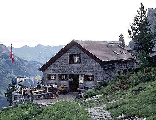 Doldenhorn Hut