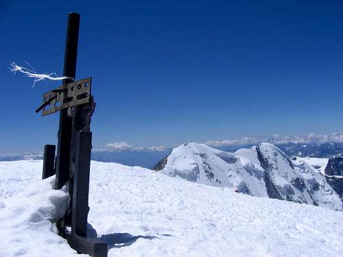 Zumstein summit cross & Lyskamm