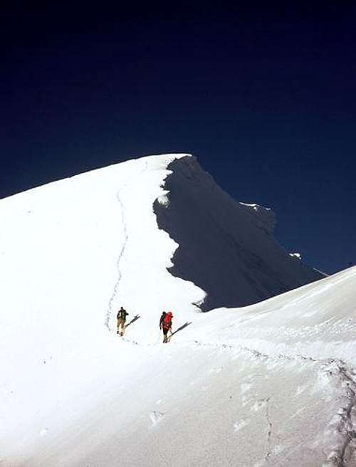 traverse on ridge top from kolunbastak peak 4200m to sarakchal peak 4300m , fasham, tehran iran