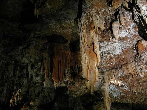 Baderine cave decorations