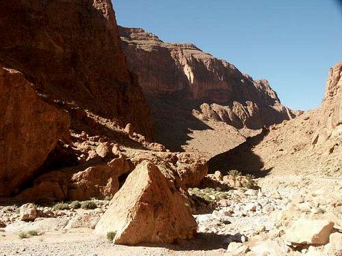 Todra Gorge and Trainée...