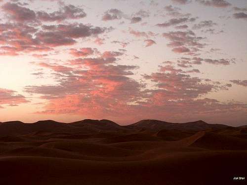 Dunes of Erg Chebbi, sun rise...