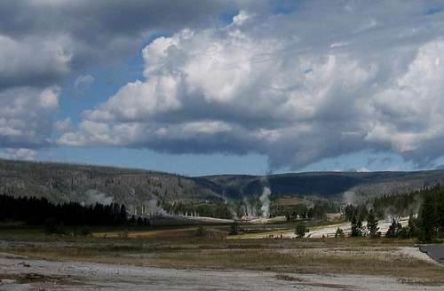 Yellowstone NP - Geyser Steam Tails