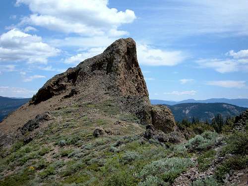 Rock spire along the ridge to Silver Peak