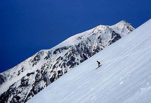 Skiing down from the W ridge of Vrtaca