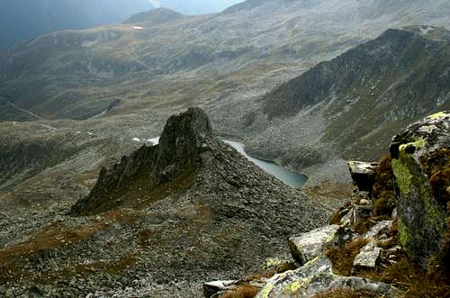 A minor peak called Sauwipfel (2657 m) with Waldner See behind