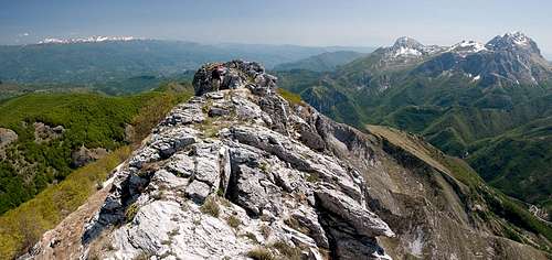 The ridge of the second summit