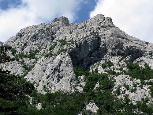 Rapavac (1.617 mtrs) cliffs