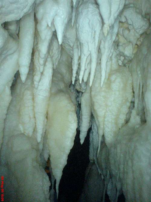 Amjak Cave