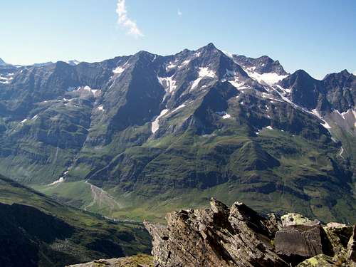 View of Hinterer Seelenkogel (3470 m) from Sefiarspitze