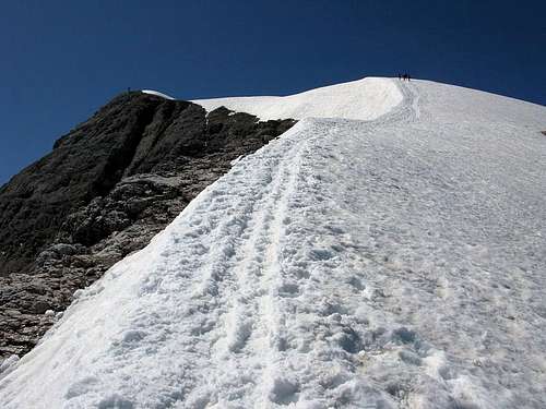 Final ridge towards the summit