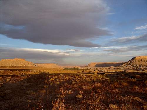 Big morning sky in Utah near Capital Reef National Park
