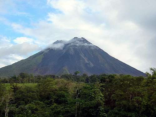 Volcan Arenal from the east.