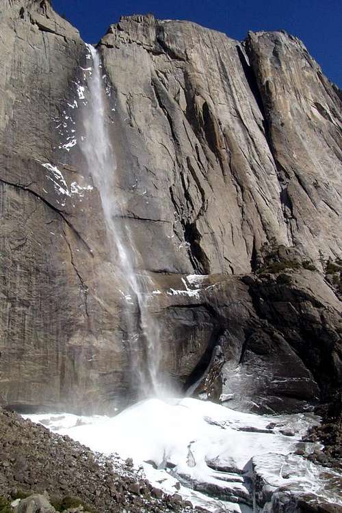 Yosemite Falls_Dec04_CA