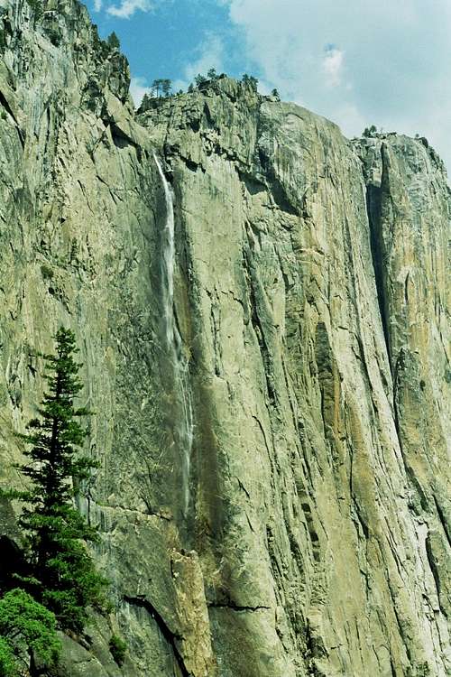 Yosemite Falls - upper two-thirds