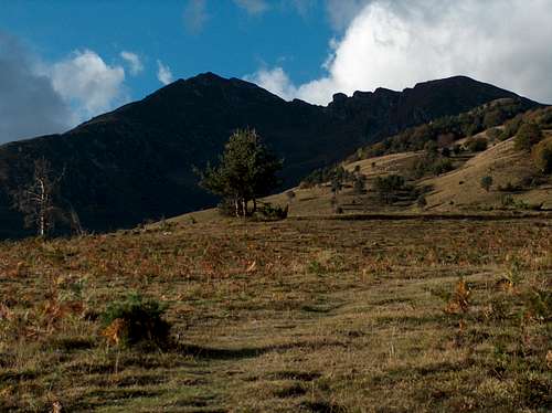 Hiking to Cap de Laubère in autumn