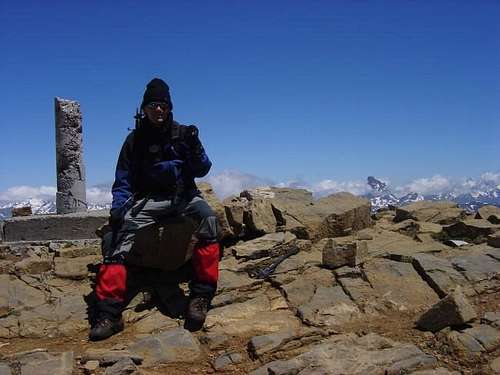 In the summit of Aspe (2645m)...